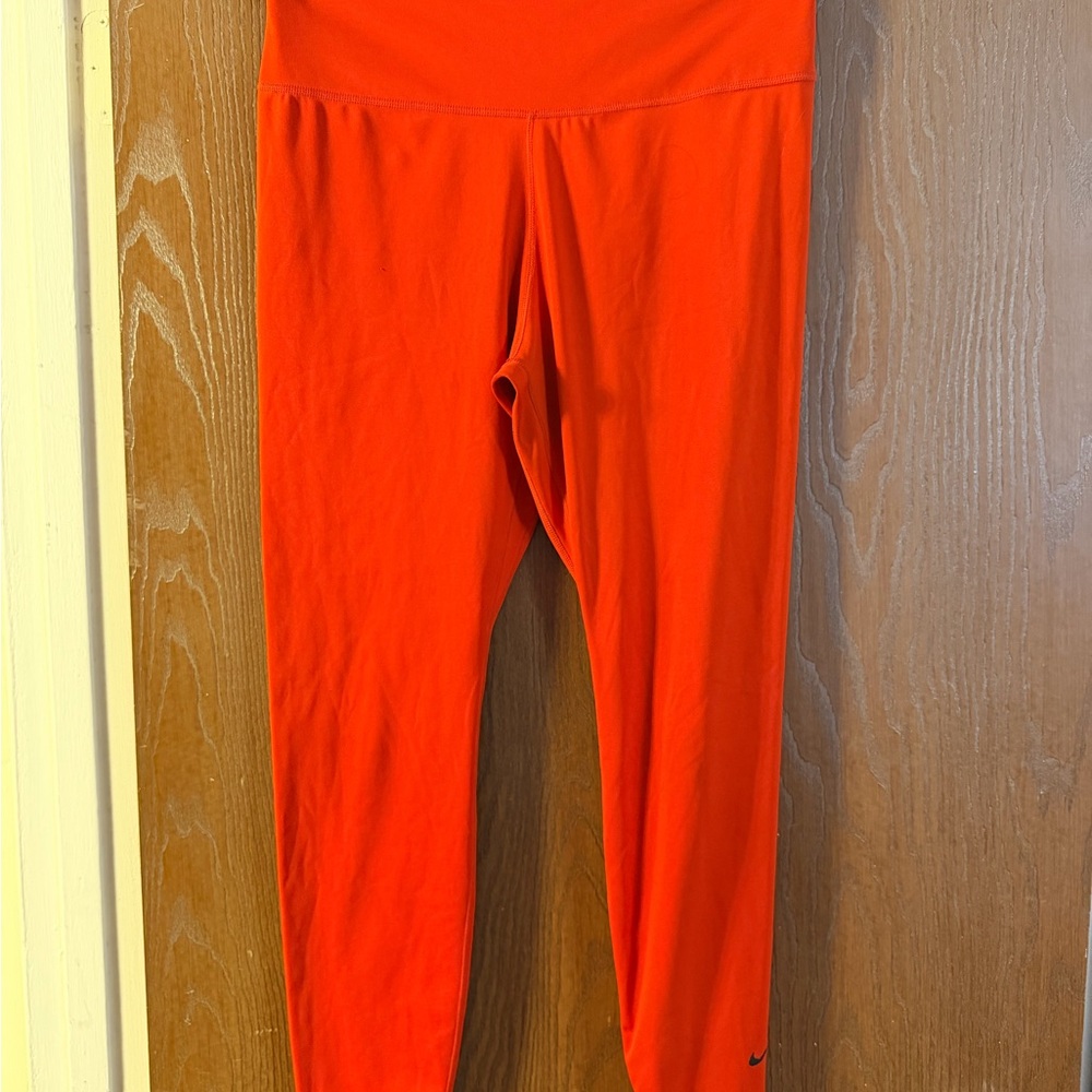 Nike Dri-Fit Women’s Large Orange Leggings